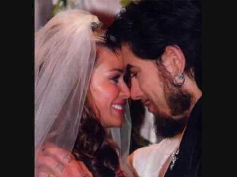 download lagu mp3 mp4 Dave Navarro Broken, download lagu Dave Navarro Broken gratis, unduh video klip Dave Navarro Broken