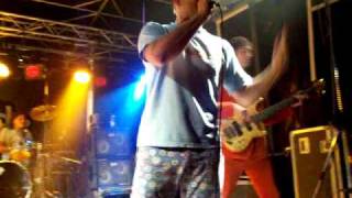 Das Recht und die Pflicht zur Party - Knutschfleck