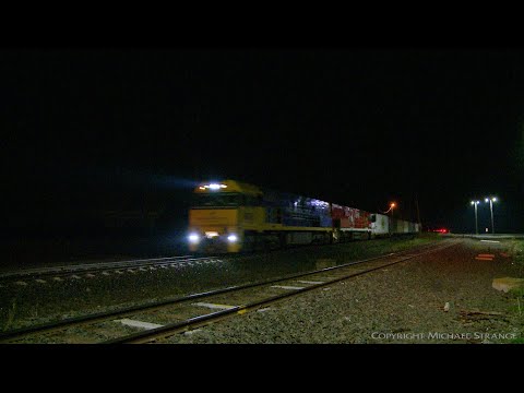 Pacific National 4MP7 Freight Train At Night - PoathTV Australian Railways