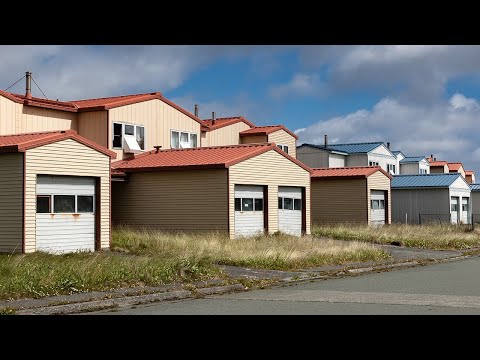 6000 people used to live here... What's inside ADAK Alaska's ABANDONED military houses?
