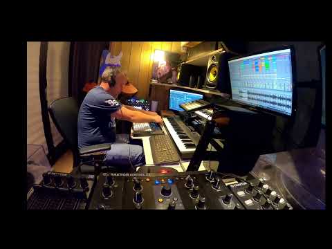 Fatboy Slim Vs Rodney P #breaks remix performed live in #abletonlive11 on the #push2