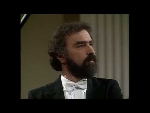 Radu Lupu - Mozart: Piano Concerto No.19 K.459 (Deutsche Kammerphilharmonie - David Zinman)