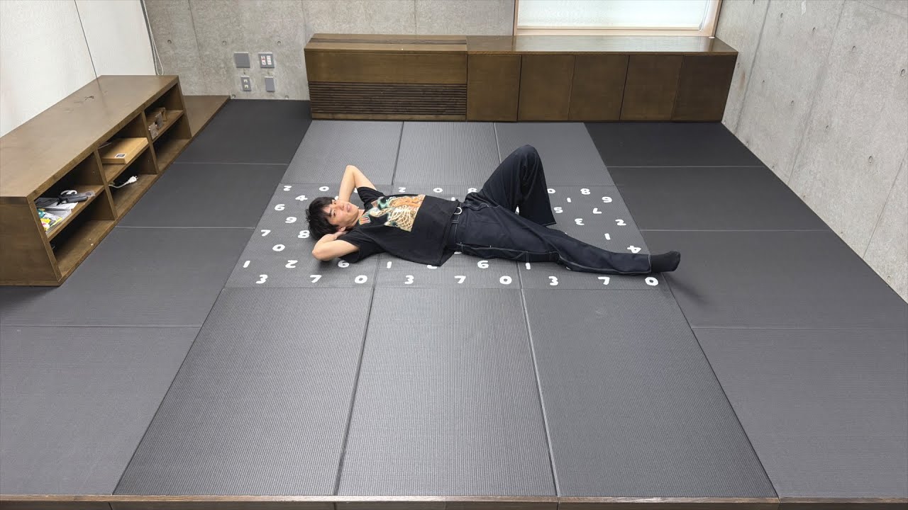 【衝撃】5億円ハウスの和室の畳をかっこいい黒色にしてみた