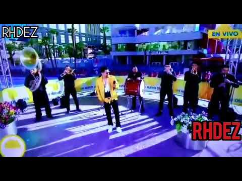 Luís Coronel junto a Banda Los Recoditos cantando "Pa' Que Nos Hacemos"| Un Nuevo Día #luiscoronel