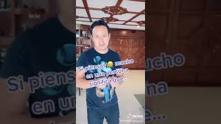 Si piensas 😉 mucho en una persona significa que...