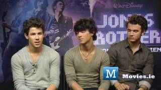 The JONAS Brothers talk purity rings &amp; their Irish roots