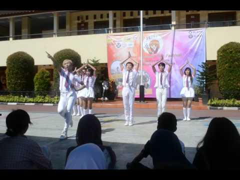 [JKFF 2016] 1st Winner: Barbies Up - I.O.I remix