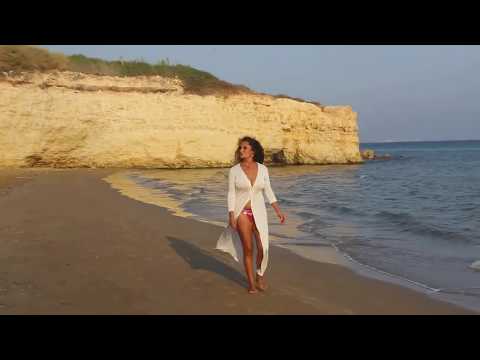 ANNAMARIA SPINA  BELLEZZA MEDITERRANEA