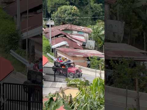 🚙✨ Jeep J6 en la salida de La Celia, Risaralda: ¿Rumbo a La Primavera o más allá? 🌄