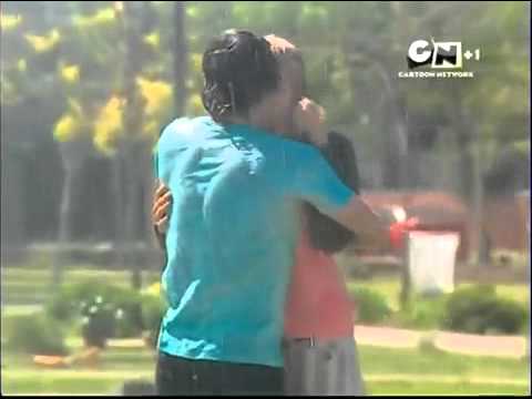 Flor 2 - Bacio tra Olivia e Franco