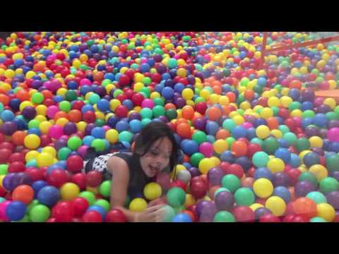 Super me diverti na piscina de bolinha no shopping ❤️