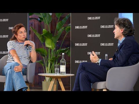 Juli Zeh: "Ein falsch formulierter Satz kann zum Problem werden"  | Lange Nacht der ZEIT 2023