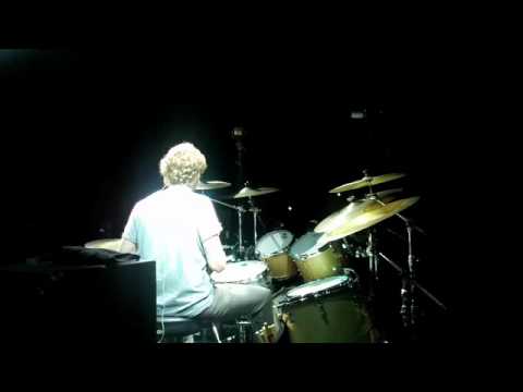 Phil Mer drum solo con POOH BACKSTAGE