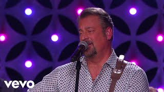 Wilson Fairchild - It's Amazing What a Hug Can Do (Live) (Official Music Video)