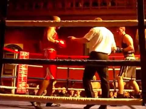 SS103960 - 2015 OXFORD UNIVERSITY "TOWN V GOWN" BOXING MATCH