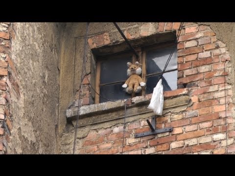 Idiota śmieję się z Biednych ludzi.
