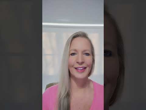 Reading Christian Standard Bible Study CSB Exodus Chapter 39 to my grandbabies.