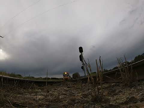 SCT train going up past mt barker junction under view of the train!!!(CF4404)(CSR013)(CSR007)