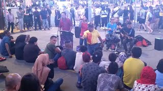 Download lagu Lagu Dangdut Sebelas dua Belas | Redeem buskers Bukit bintang  ayuh goyang🎶 mp3