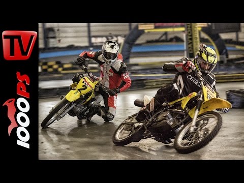 1000PS Betriebsausflug: Vorderradrutscher trainieren. Stürze! Drifts! Geile Supermoto Action.