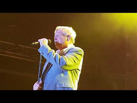You're The Voice - John Farnham - Red Hot Summer Tour - Jacob's Well - 170218