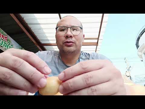 Eating A Snake Fruit "Salak" Review #snakefruit #salak #fruit #austmon #thailand #streetfood #foodie