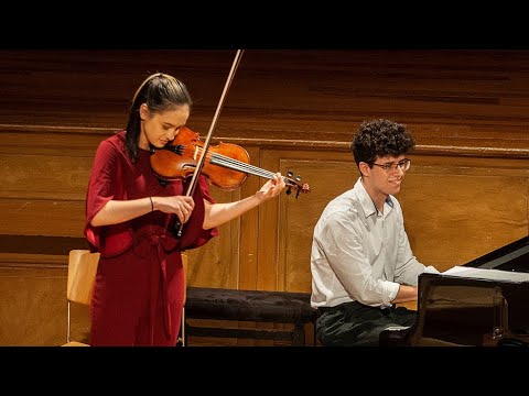 Somewhere over the Rainbow door pianist Conrad Nuyts en violiste Mayte Levenbach in de Academiezaal
