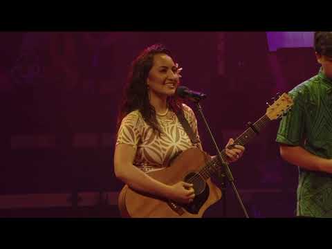 The Island Medley (Samoa Matalasi/My Island Home/We Know the Way) - The Amosa Family