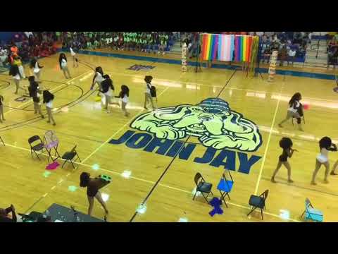 STRUT N STRIVE CREATIVE FIELD “Ru Paul’s Drag Race”