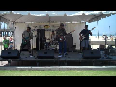 The Tequila Worms - CALHOUN SURF - Live at the Huntington Beach Pier