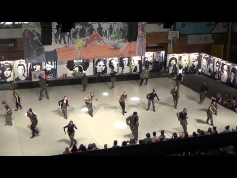 BEAT STREET A-STYL Liberec Hej Missy, tvoje máma je Elliott