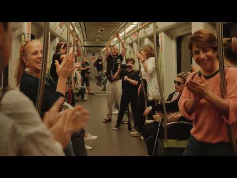 VOZ N'COLOR Choir Flashmob BAIANA - Barbatuques