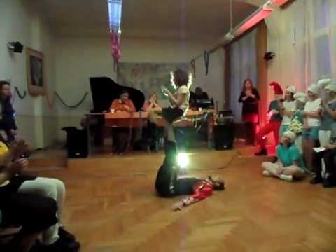 RollanDia és a telefon az iskola farsangon