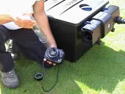 UV-C Lampentausch eines Oase Bitron C - www.allatabc.hu