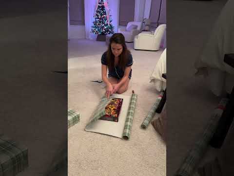 Let’s pretend this video isn’t late #lifestyle #fyp #christmas #wrapping