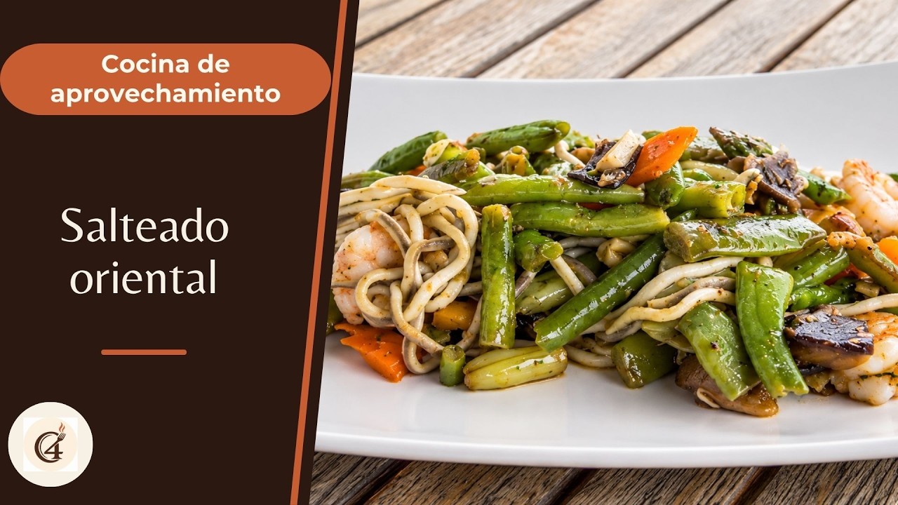 Salteado de verduras, langostinos y gulas al estilo oriental