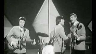 The Fortunes L@@K This Golden Ring - MORCAMBE & WISE SHOW 1966