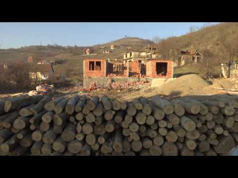 Shtëpitë e shqiptarëve në Mitrovicën Veriore rrënohen ende pa u përfunduar - Klan Kosova