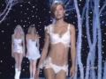 Victoria's Secret Fashion Show 2001 (3/5) 