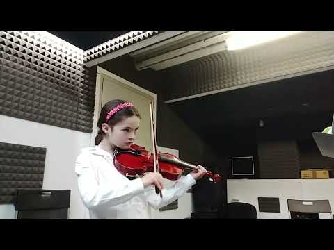 Adele, allieva del corso di Violino