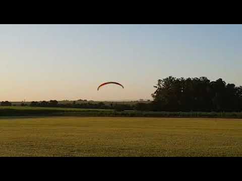 Pouso voo 218 de paramotor IKE Costa - 15/04/22 - Ninho dos Condores