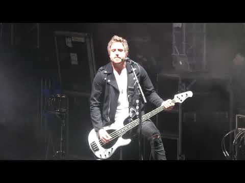 "4 Words (To Choke Upon)" Bullet for My Valentine@BBT Pavilion Camden, NJ 10/6/18