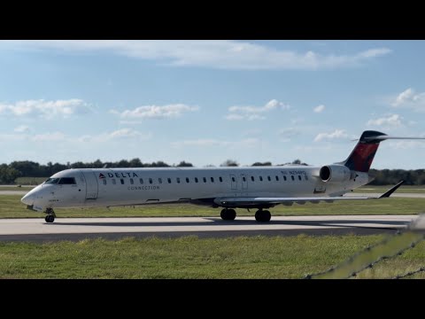 Delta CRJ-900 Landing In Bentonville (XNA)