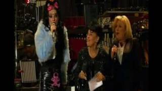 Nina Hagen - Imagine (with Marianne Faithfull, Chaka Khan, Omara Portuondo)