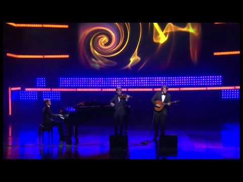 Dreamers' Circus - 'Prelude to the Sun' (Bach in Folk Style) - Live @ Sydney Opera House