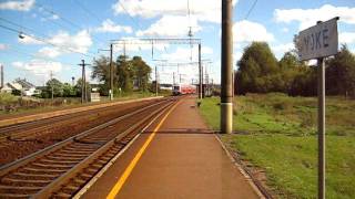 preview picture of video '[LG] Lietuvos Geležinkeliai - Lithuanian Railways class EJ575 EMU passing...'