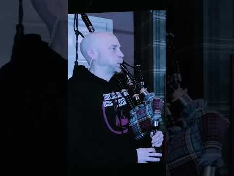 "Anchors Aweigh" (U.S. Navy) on the Highland Bagpipes!