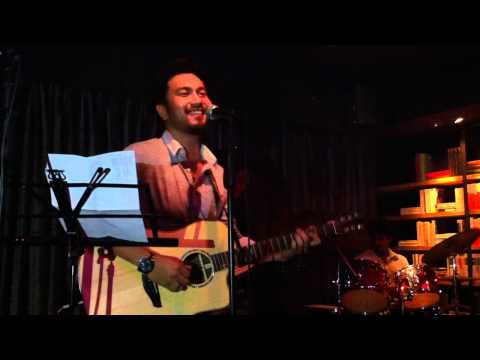 FaithObsesiku: Aqasha (Gemersik Kalbu) on Faith Guitar performing Obsesiku @ Alexis Bistro KL