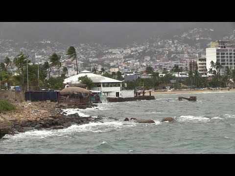 Strong winds hit Acapulco as tropical depressions move along Mexican Pacific coast | AFP