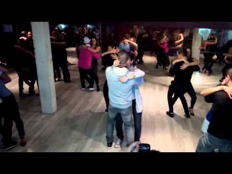 Choré Bachata cours intermédiaire au Barrio Mio le Mercredi 18/12/13